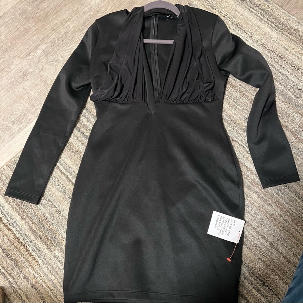 ASOS Design Elegant Black Long Sleeve Dress with plunging neckline Size 10  NEW